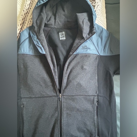RVCA- Advanced Hooded Full Zip Jacket (Blue/Black) - Size XL - Picture 10 of 14